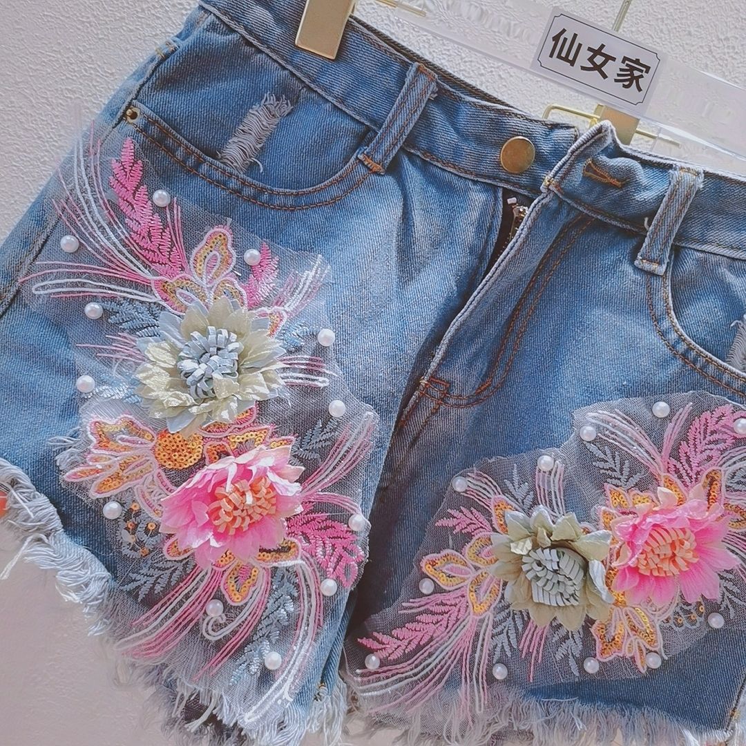 Moda coreana, pantalones corto - Embroidery Jeans Sakura reseña y precio