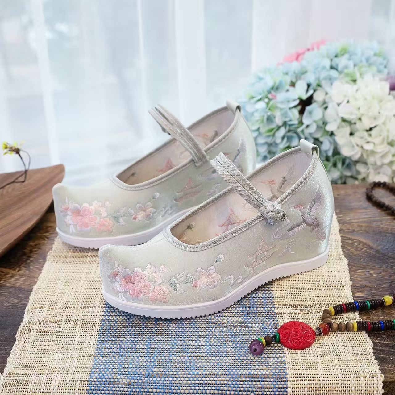Zapatos bordados internos aume - Embroidery Canvas reseña y precio