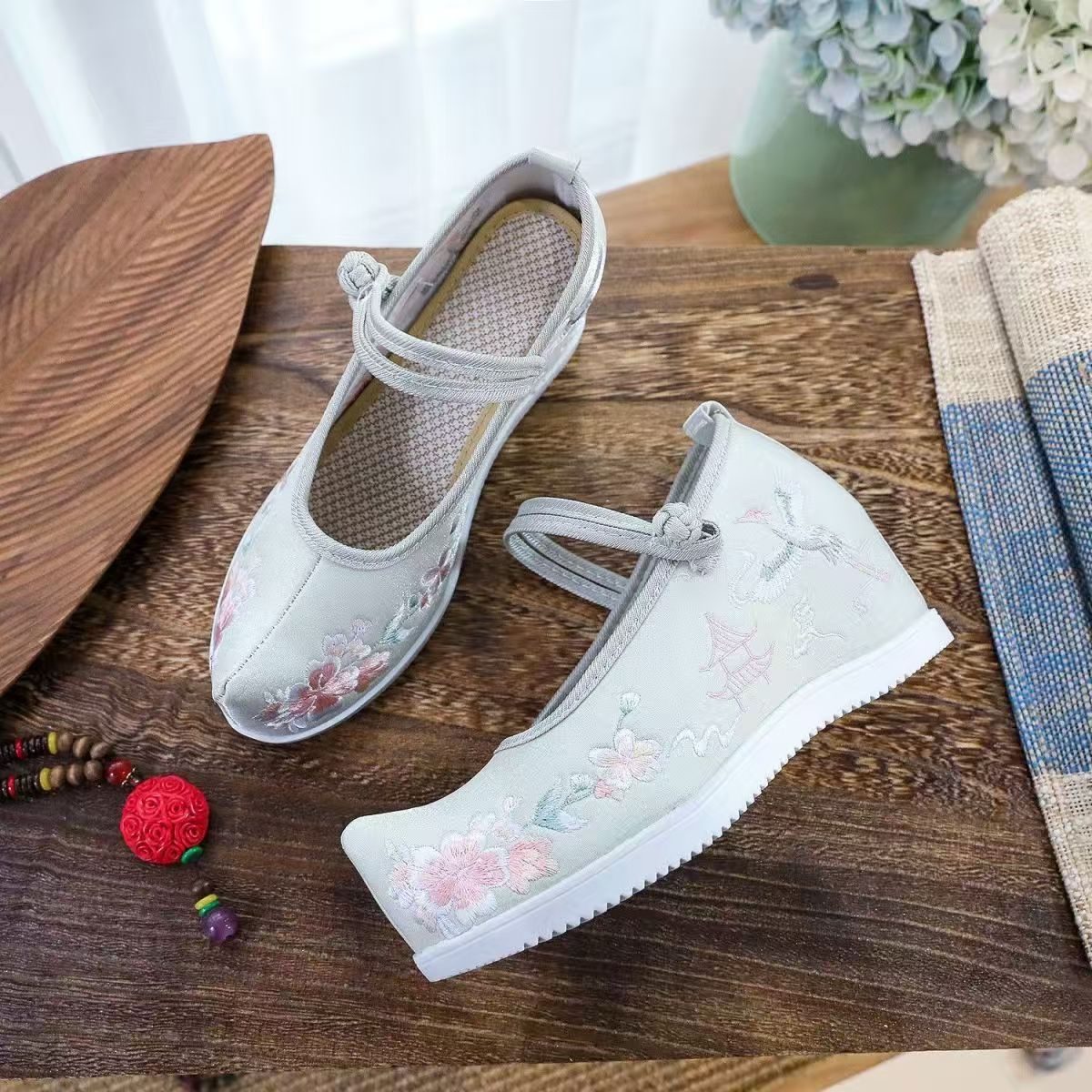 Zapatos bordados internos aume - Embroidery Canvas reseña y precio