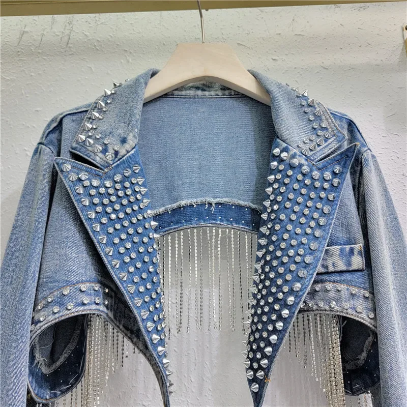 Chaqueta vaquera con remaches  - Embroidery Jeans Sakura reseña y precio