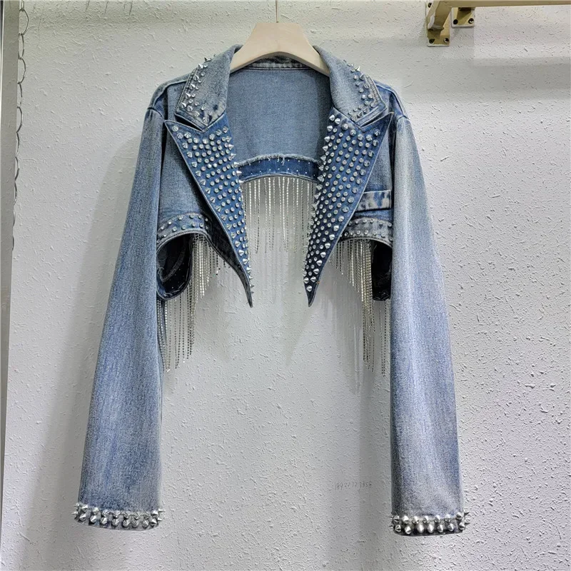 Chaqueta vaquera con remaches  - Embroidery Jeans Sakura reseña y precio
